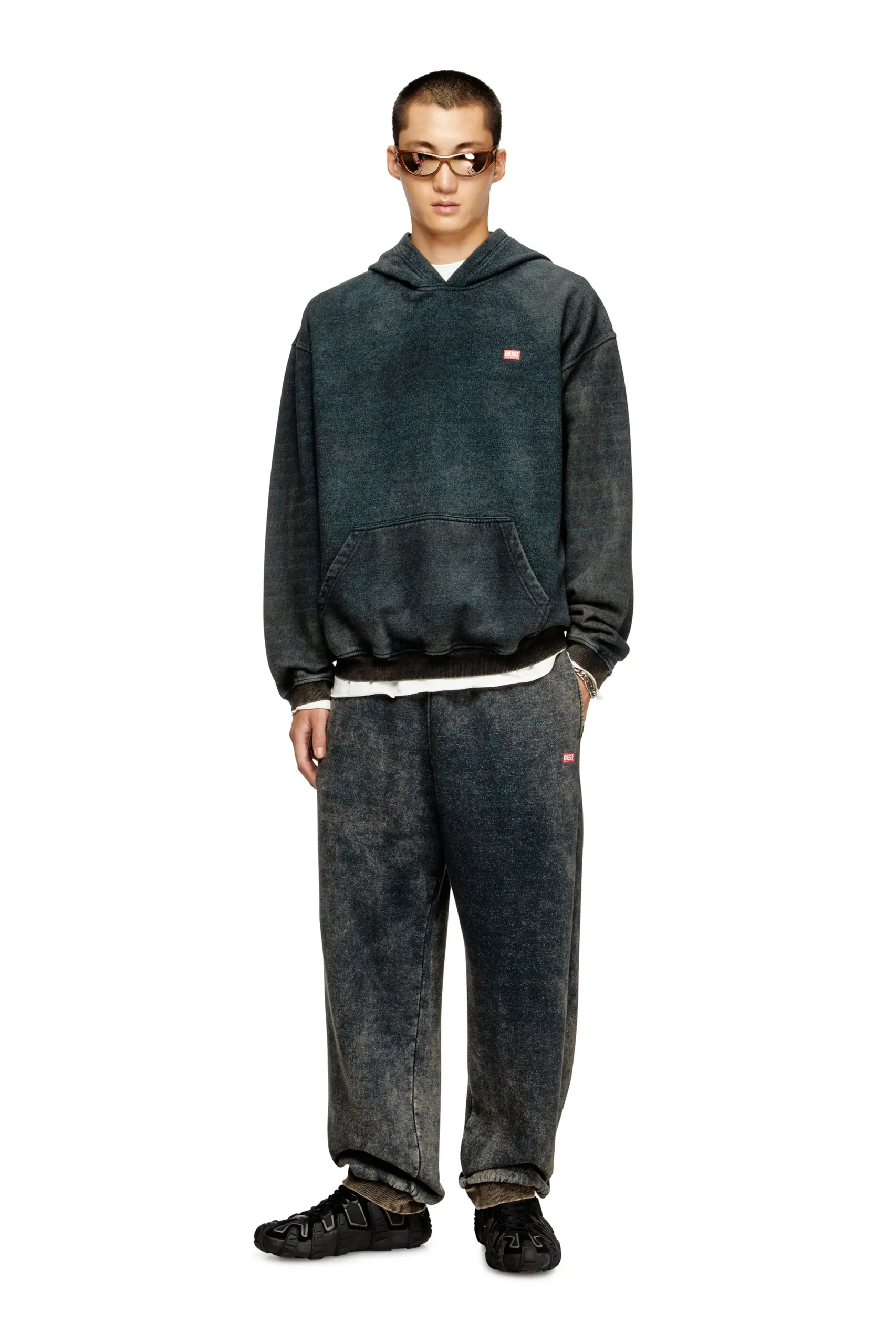 סווטשרט קפוצ׳ון בצביעה עם טקסטורה - כחול-אפור – תמונה 3