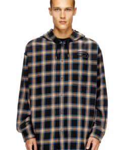 חולצת קפוצ׳ון מכופתרת בהדפס משובץ - שחור