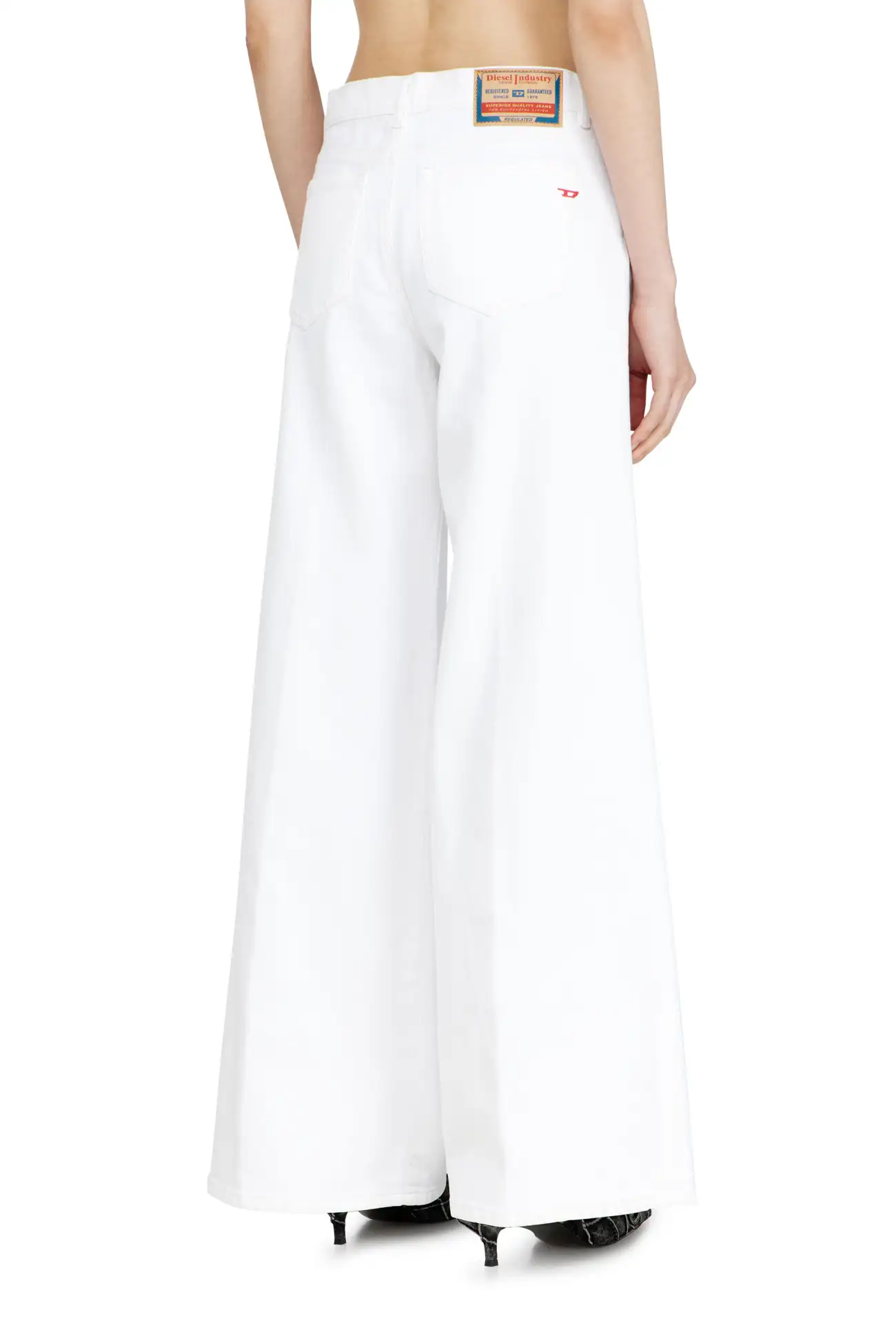 1978 - די אקמי ג׳ינס בגזרה מתרחבת - לבן – תמונה 2