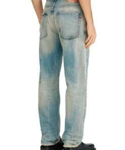 Alternative view of 2024 - די מאקס ג'ינס בגזרה רגילה עם רגל מתחדדת - כחול בהיר