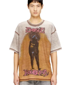 טישרט שרוול קצר בגזרה רפויה עם הדפס, ניטים ואפקט שטיפה - חום בהיר