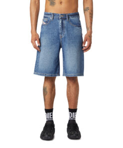 Alternative view of די סייר שורט בגזרה רפויה באורך ברך במראה נקי - כחול