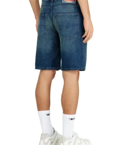 Alternative view of ברמודה ג'ינס בגזרה ישרה במראה נקי - כחול