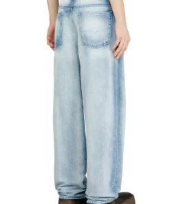 Alternative view of 2001 - די מאקרו ג'ינס בגזרה רחבה - כחול בהיר