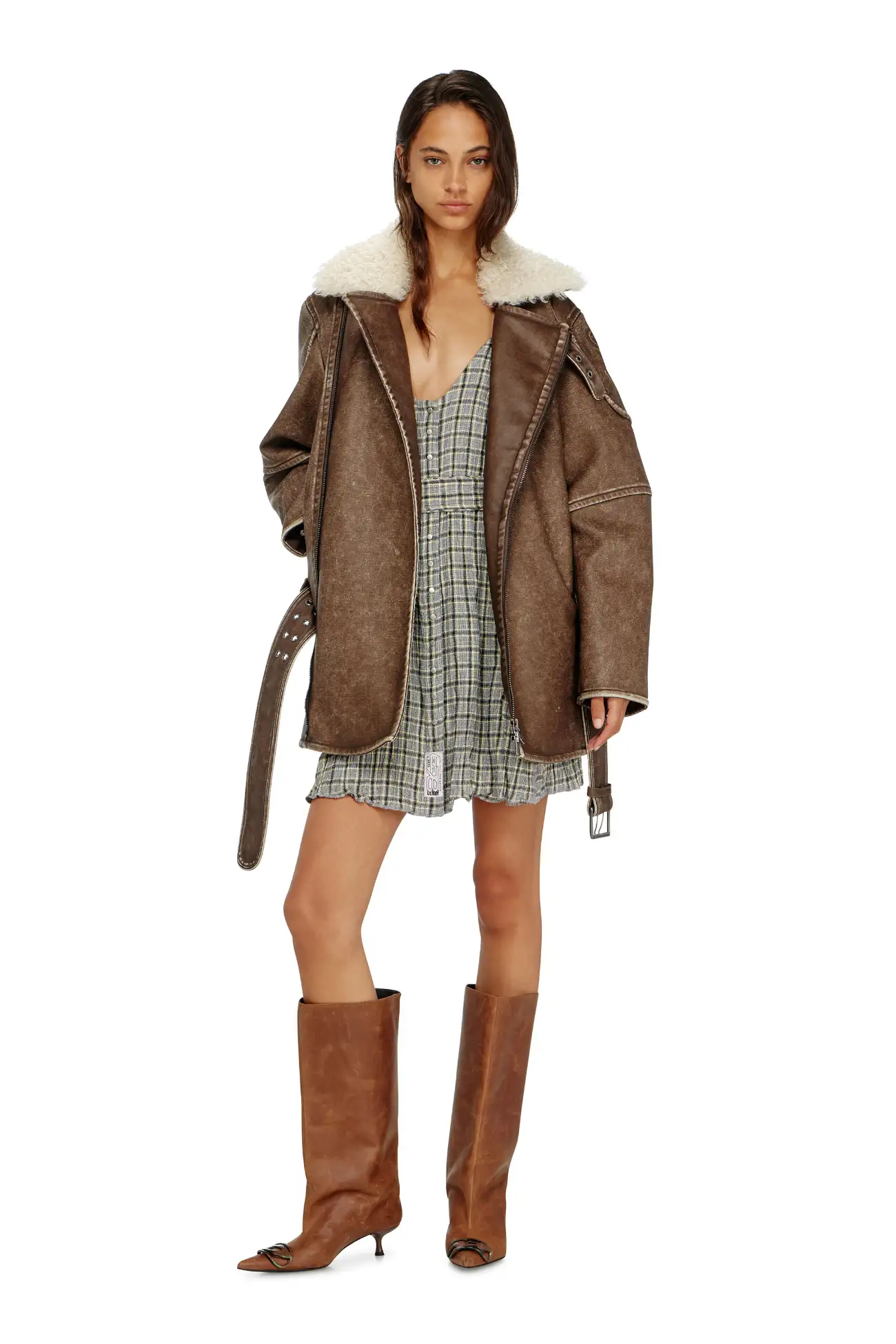 שמלת חולצה מיני משובצת במרקם סירסאקר עם חגורת D-Ring - אפור – תמונה 4