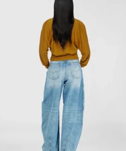 ⁦1987 - די קלז ג׳ינס בגזרת בארל - כחול בהיר⁩ – תמונה ⁦4⁩