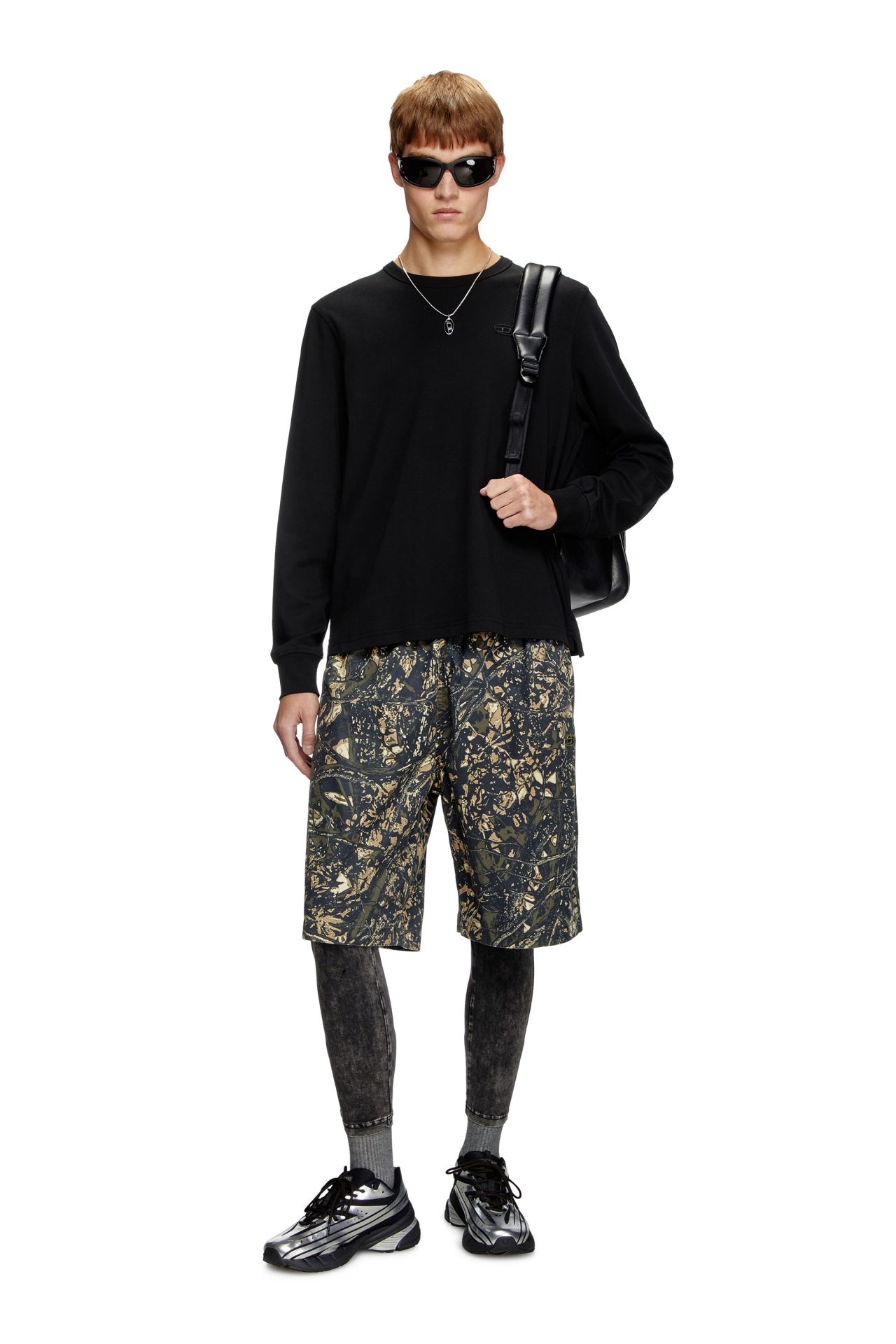 טישרט ארוכה עם רקמת לוגו קטנה - שחור – תמונה 3